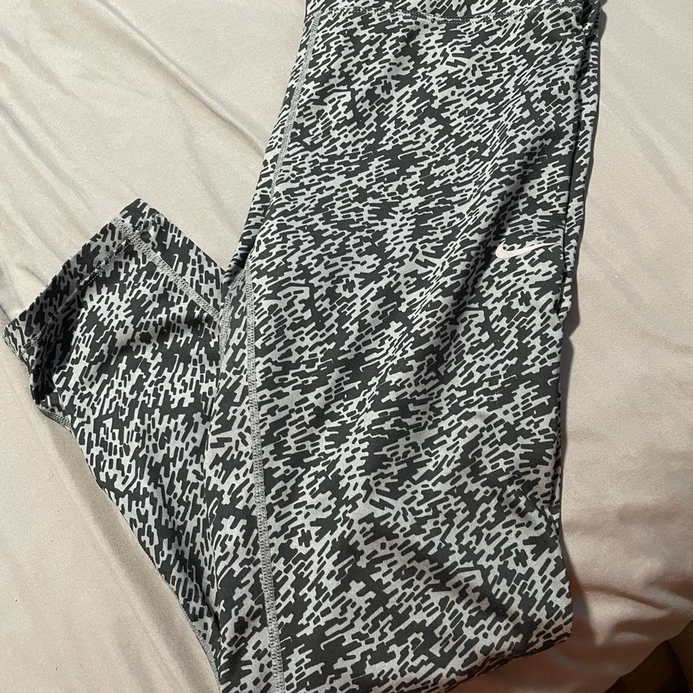 Full length Nike leggings size L. Great condition
